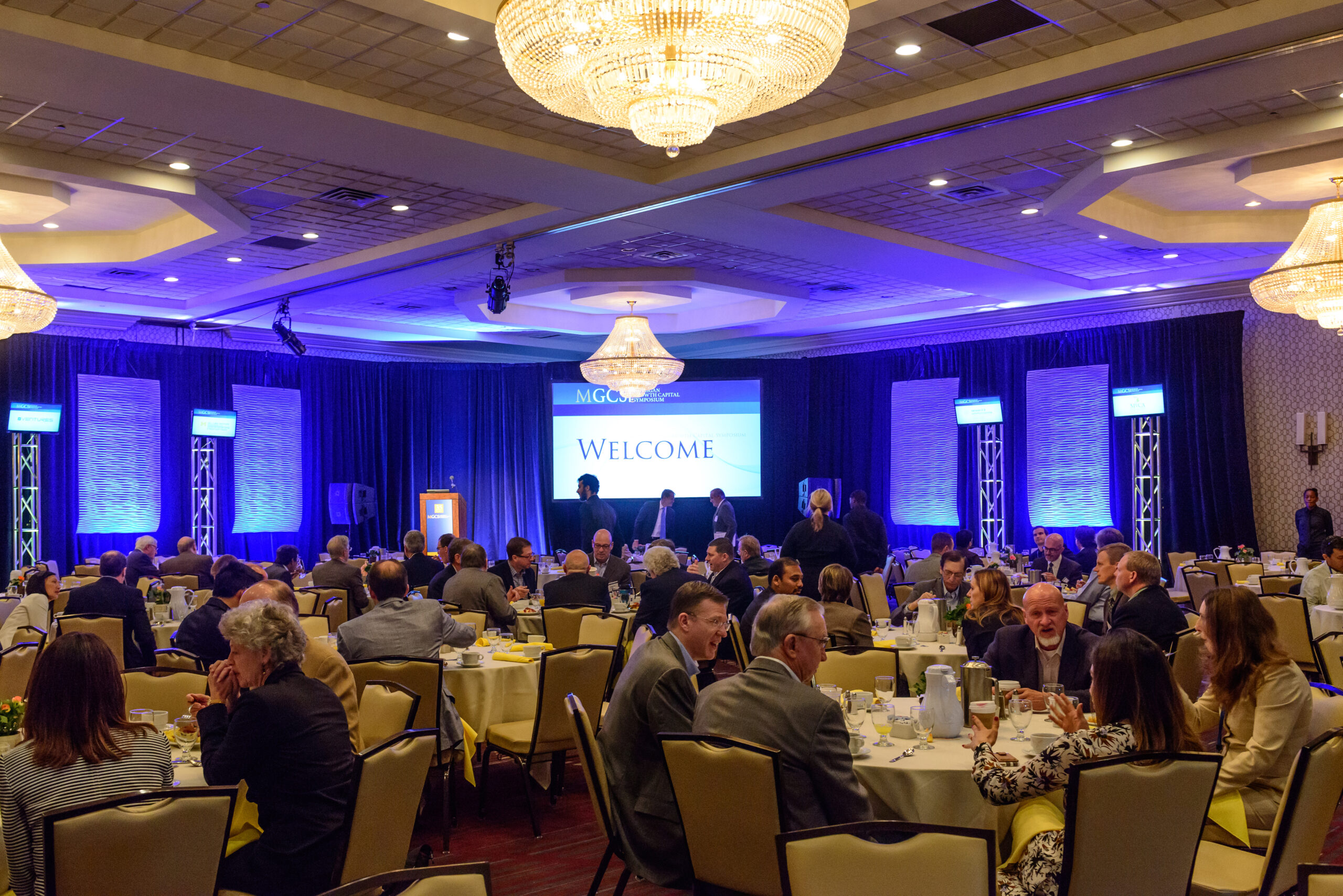 Participants chat prior to the 2016 Michigan Growth Capital Symposium keynote.